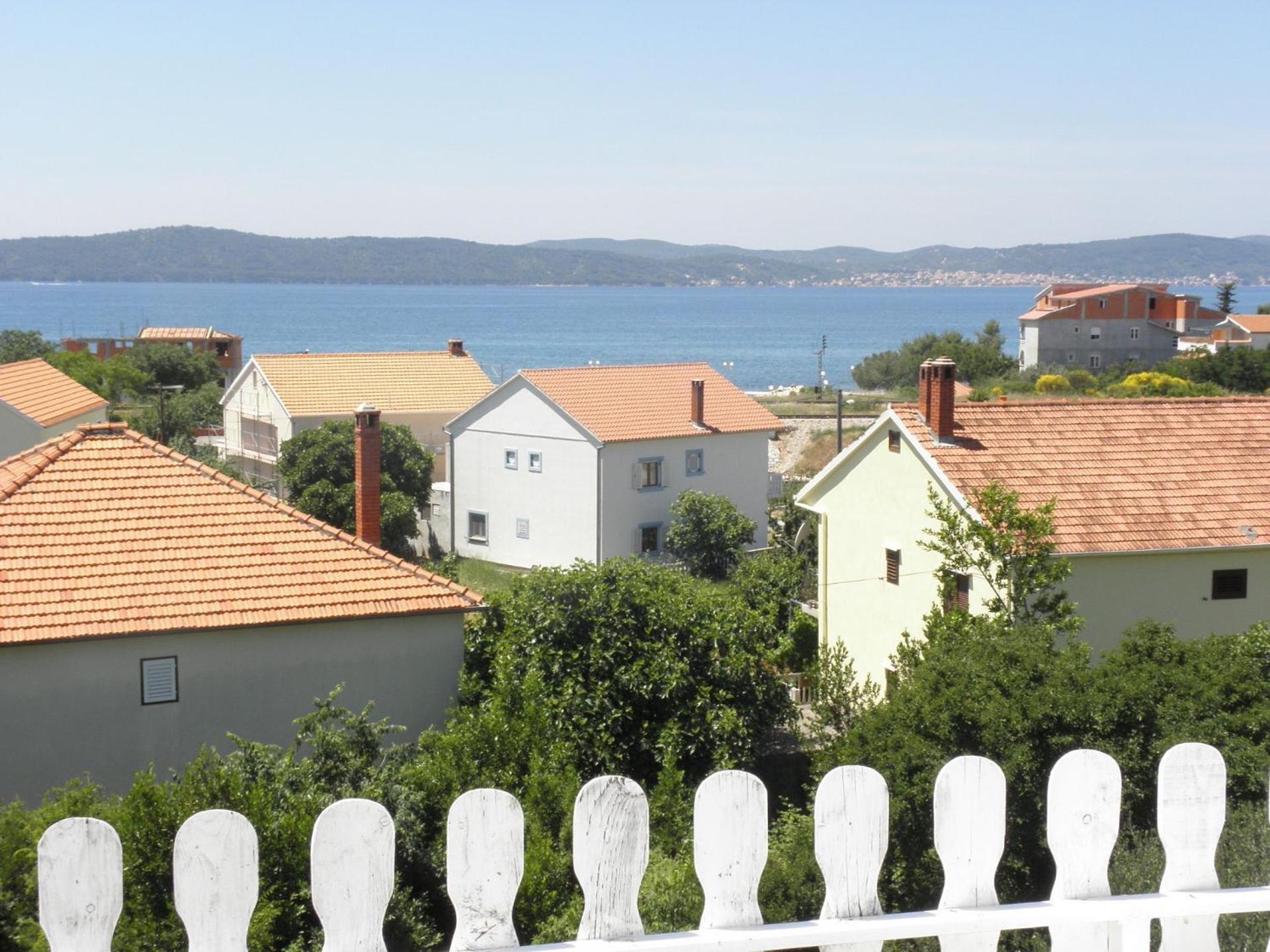 Apartments Zvone - 100 M From Sea Bibinje Exteriér fotografie